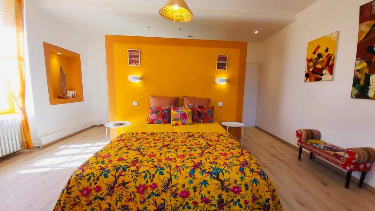 Aux Couleurs De Commarin Chambres D'Hotes ภายนอก รูปภาพ