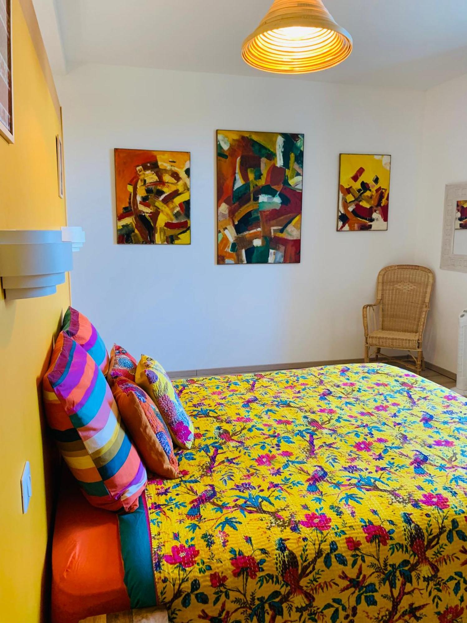 Aux Couleurs De Commarin Chambres D'Hotes ภายนอก รูปภาพ